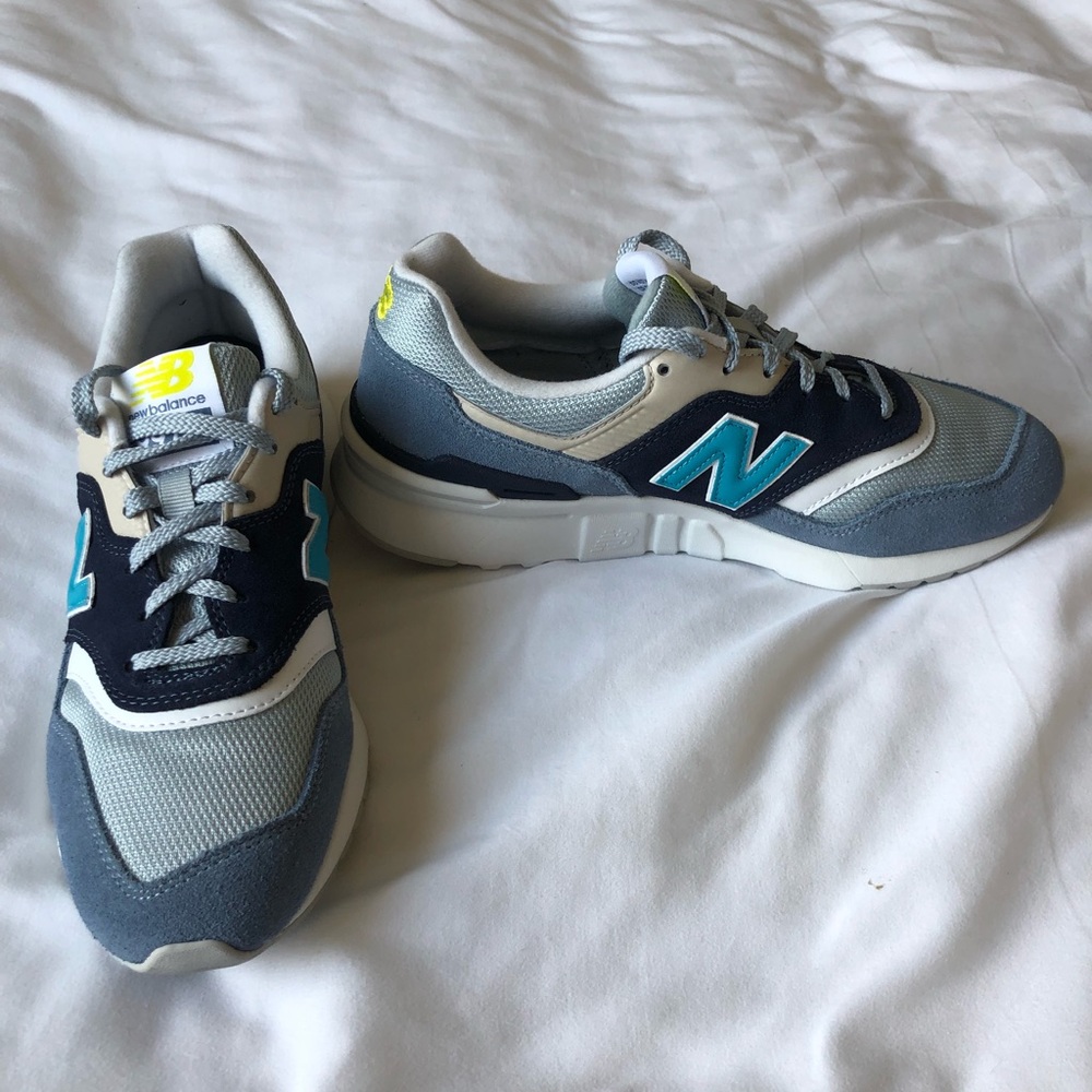 BRAND NEW New Balance 997H Women’s Sneakers
